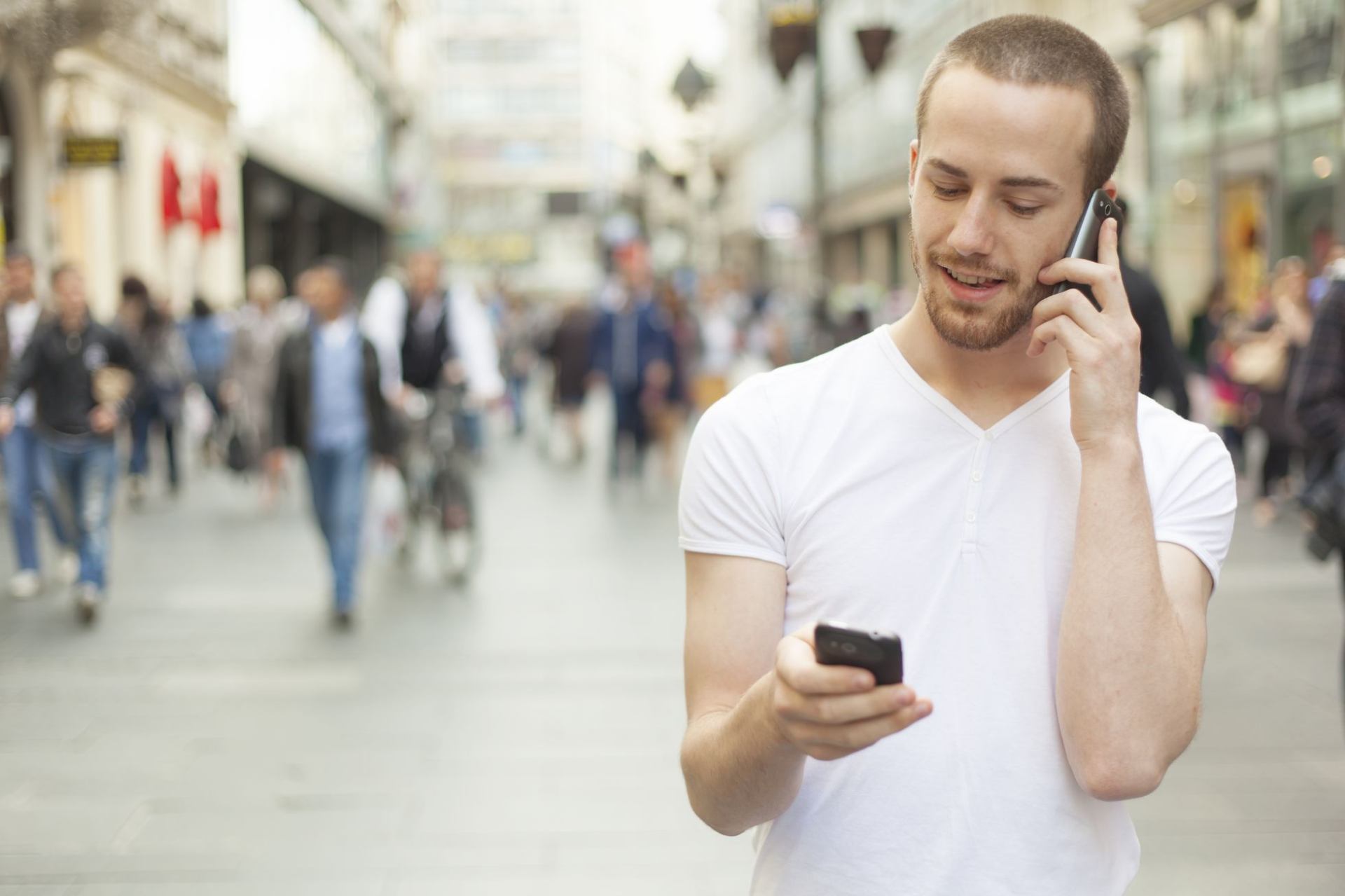 Connecting Families Across UAE with Advanced Mobile and Internet Solutions